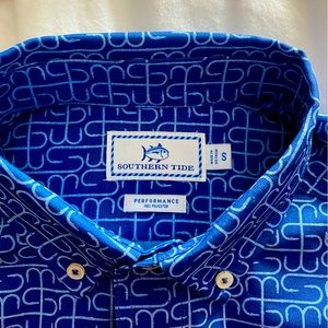 Southern Tide, NWOT, S, Performance, short sleeve, buttondown, fishhook pattern